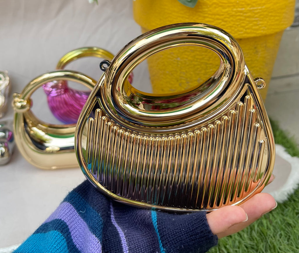 Mini trendy clutch