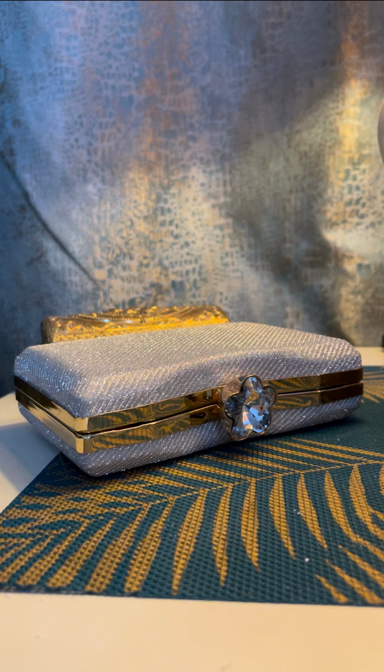 Halo Curve Clutch (Silver)