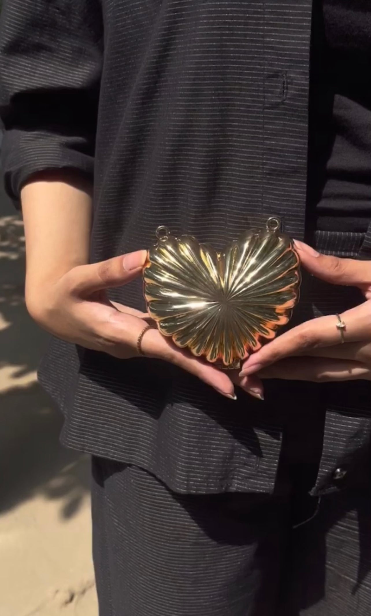 Mini Heart metallic clutch