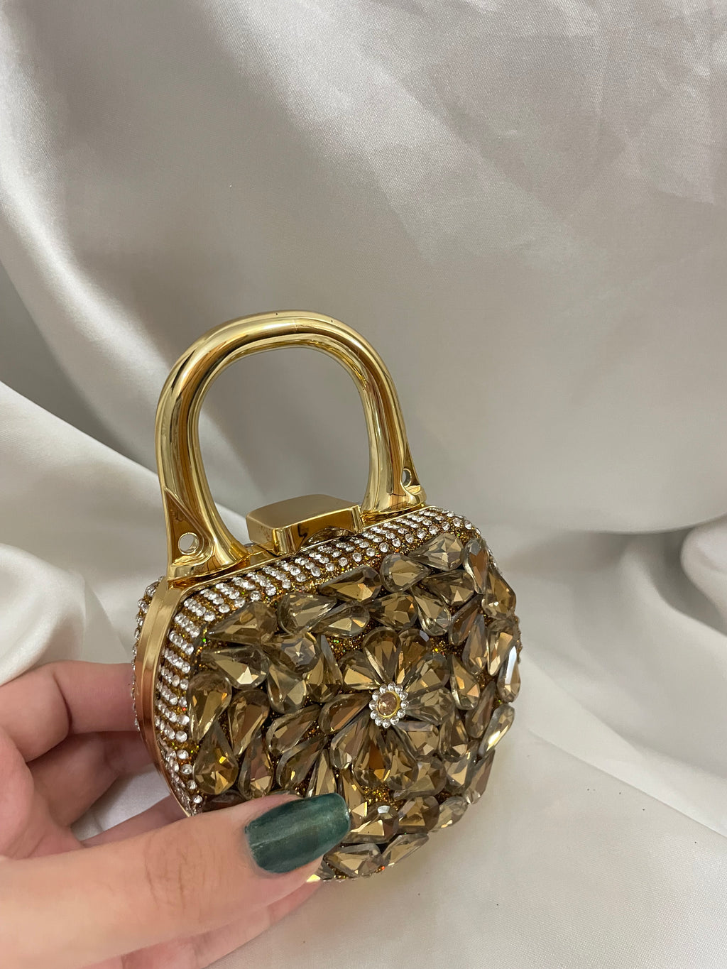 Golden stone U shaped