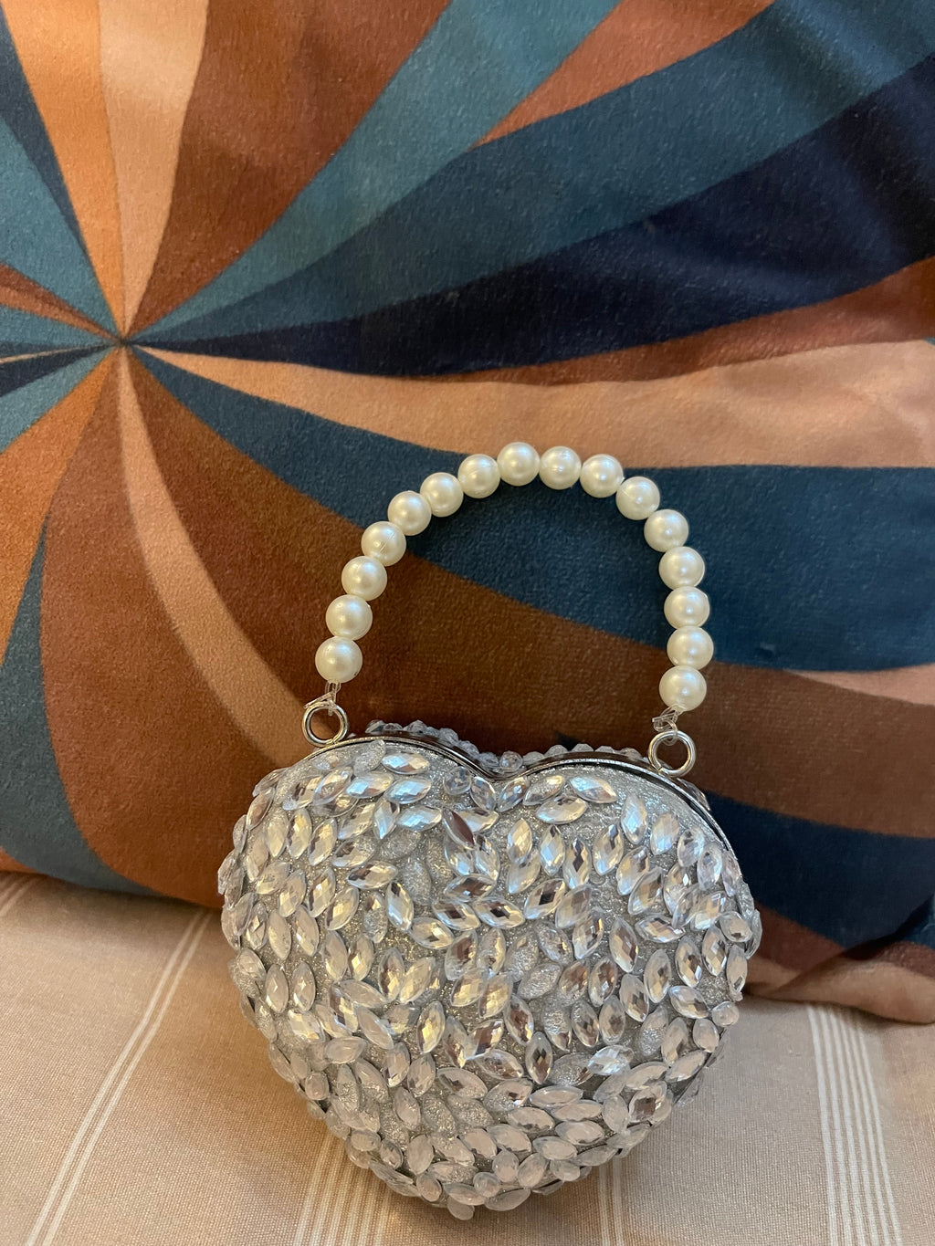 Mini stoned heart clutch
