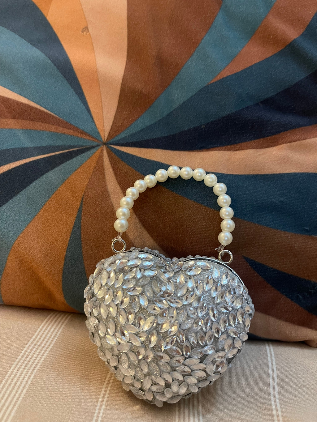 Mini stoned heart clutch