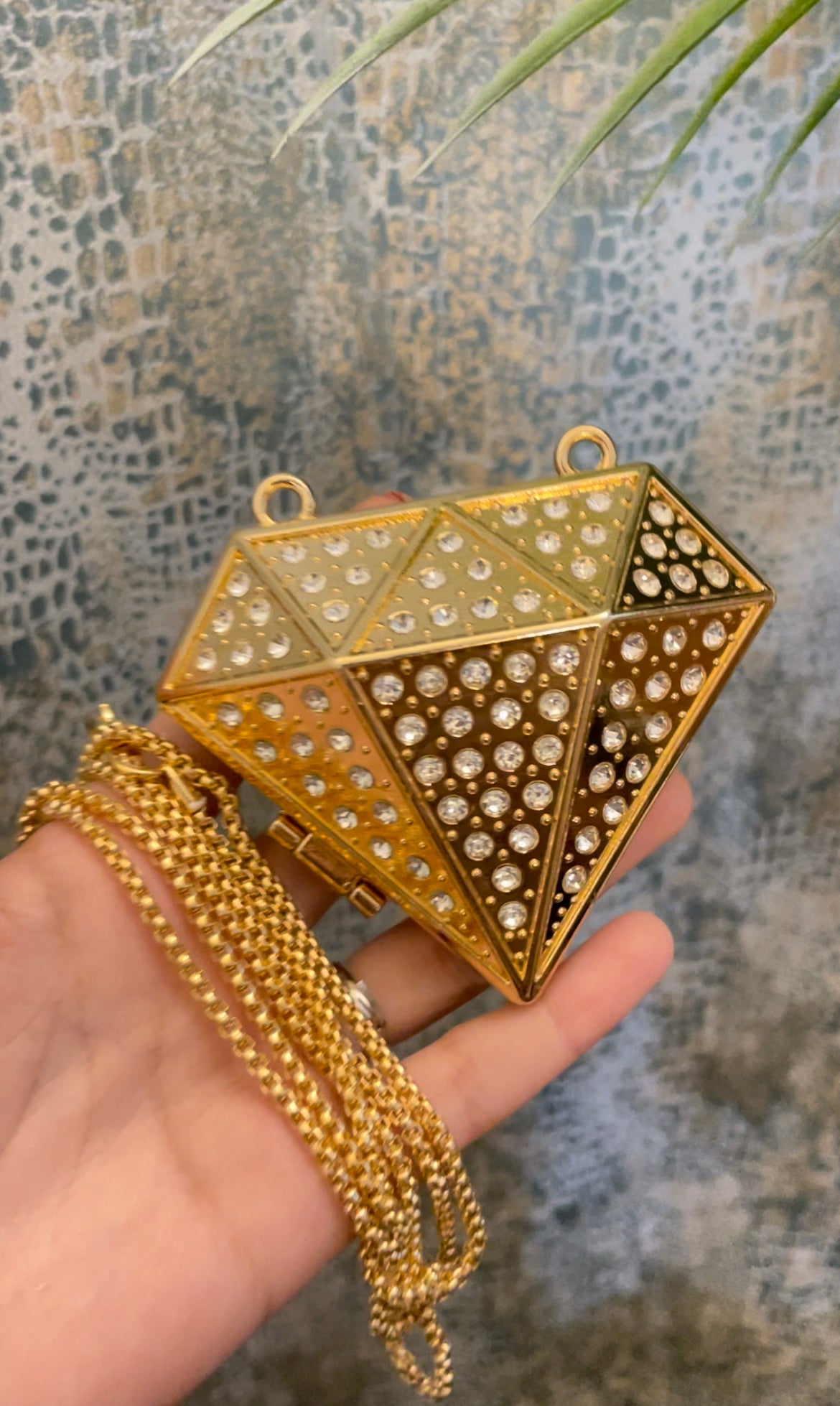 Diamond gold