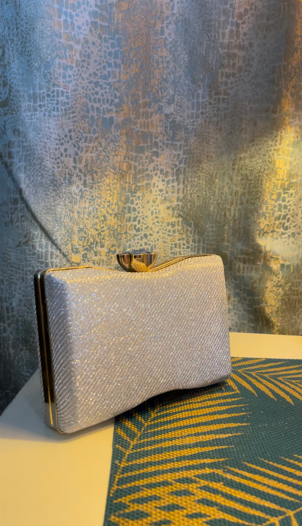 Halo Curve Clutch (Silver)