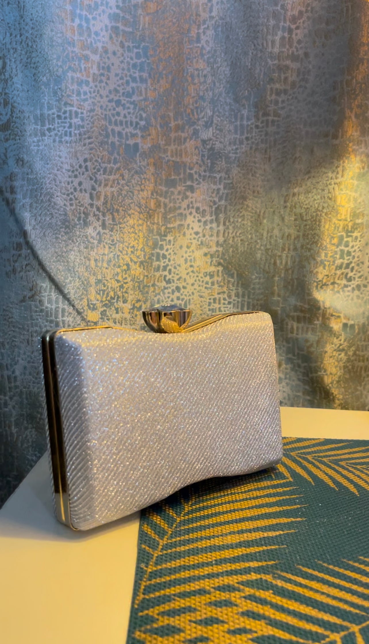 Halo Curve Clutch (Silver)