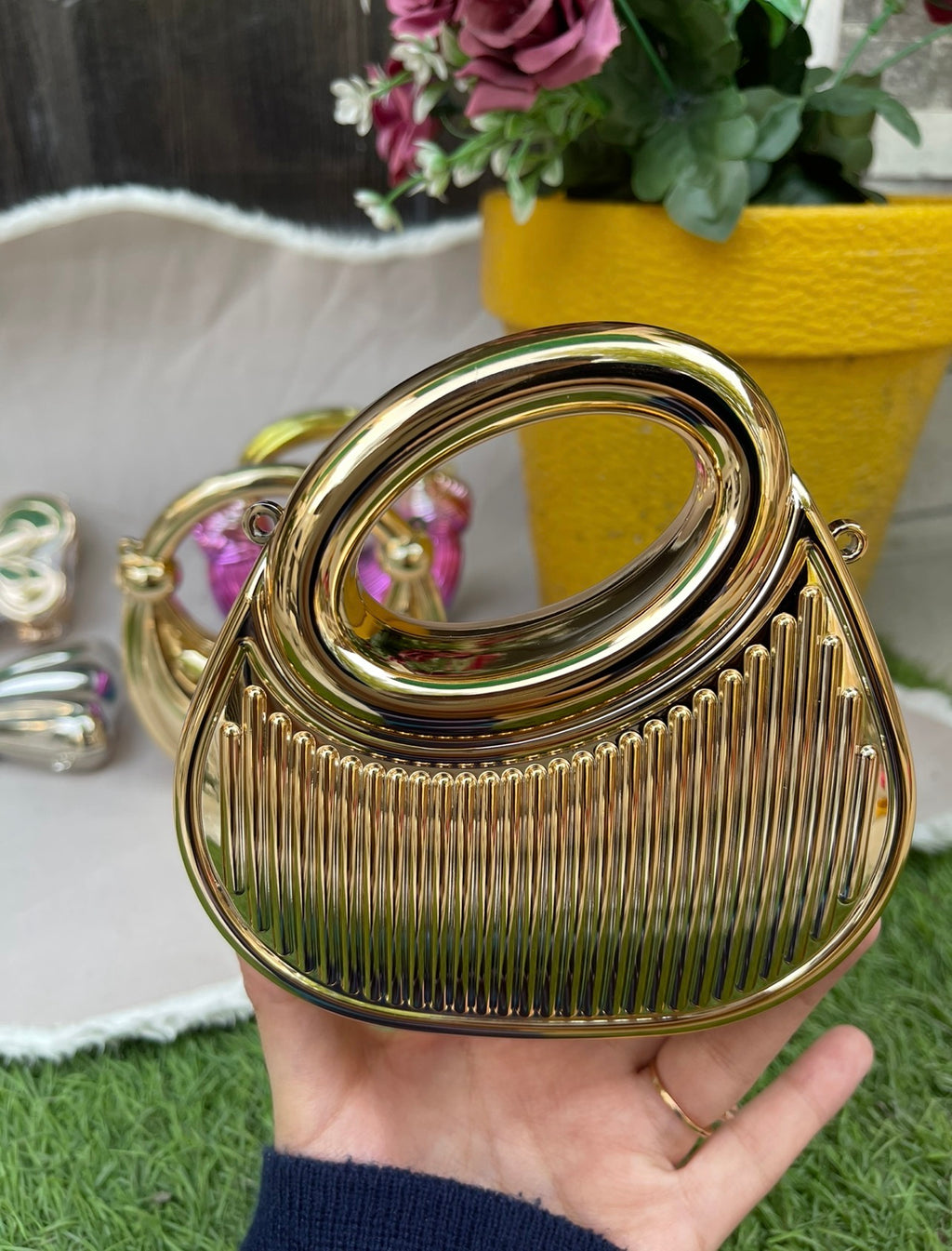 Mini trendy clutch