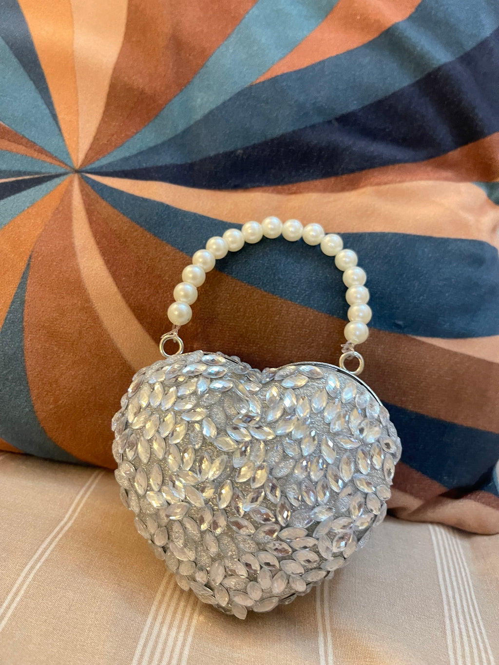 Mini stoned heart clutch