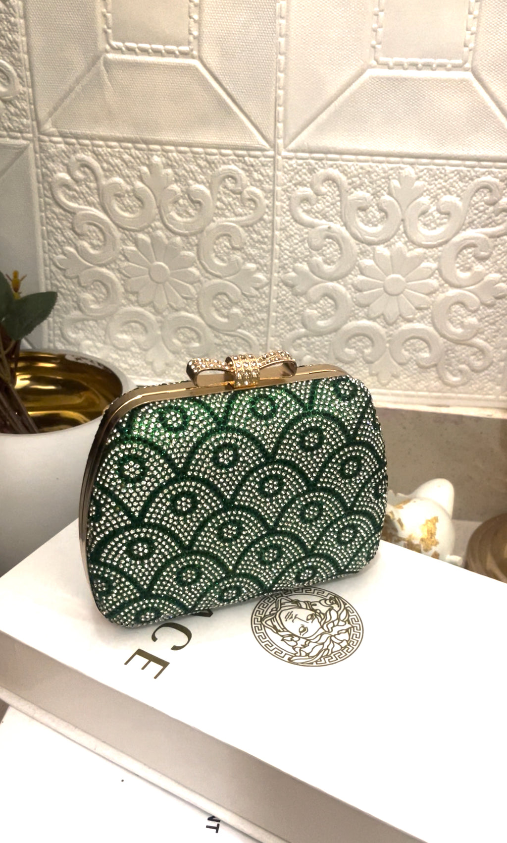Crystal embellished (emerald green) clutch